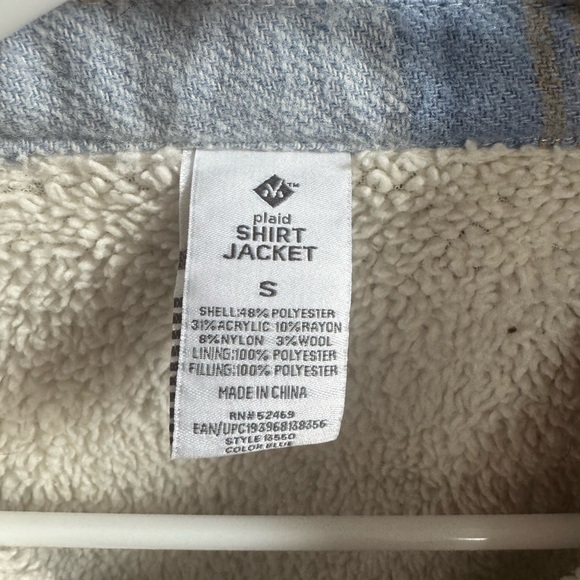 Light Blue & Cream Plaid Sherpa-Lined Shirt Jacket - Picture 2 of 3